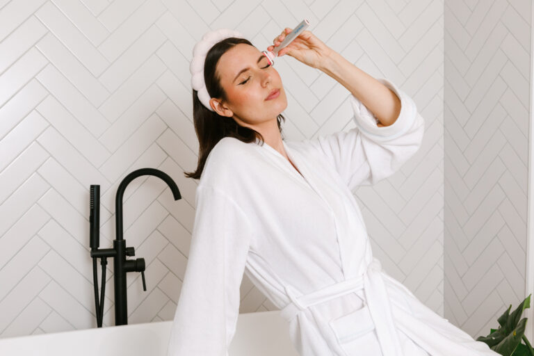 Glokore Mini Wand Review: Does This Red Light Therapy Device Actually Work? (My 4-Week Experience)