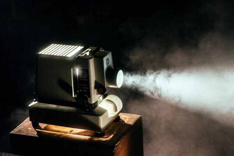 Projector Go Smart LED Review: Big Screen Entertainment Anywhere? (Hands-On Testing)